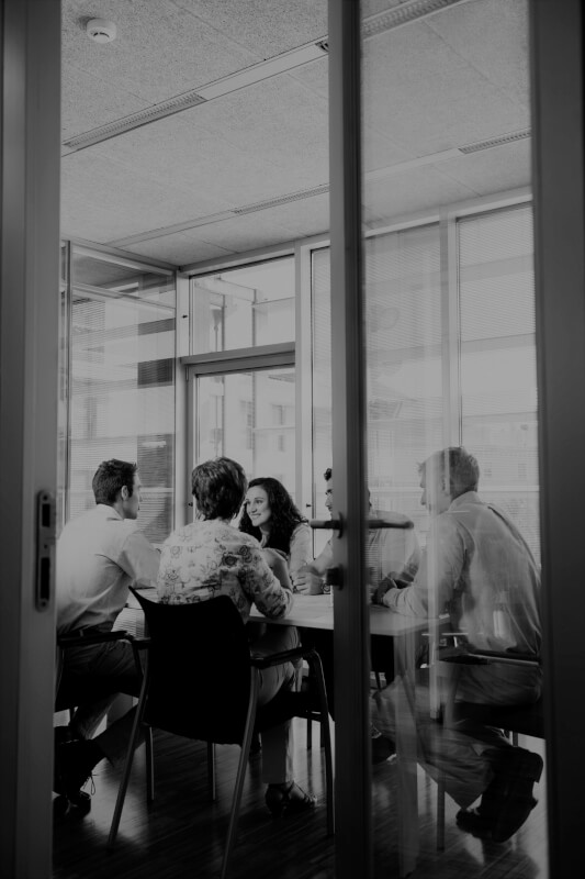Agentur Meeting in modern office